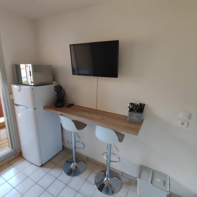 Studio Cabine Quatre Couchages Classe 2 Etoiles Bormes-les-Mimosas Extérieur photo