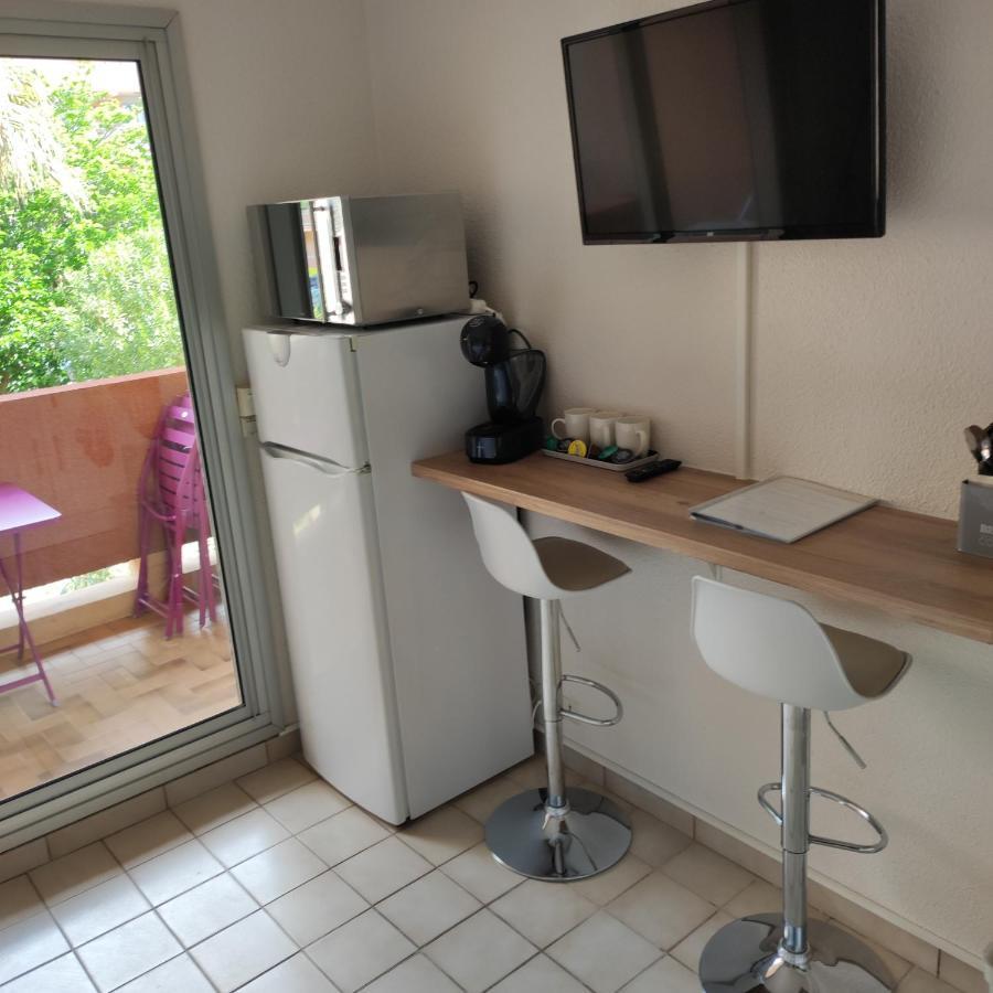 Studio Cabine Quatre Couchages Classe 2 Etoiles Bormes-les-Mimosas Extérieur photo